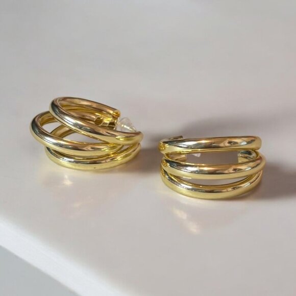 Chunky Lightweight Hoop Earrings - Picture 7 of 8